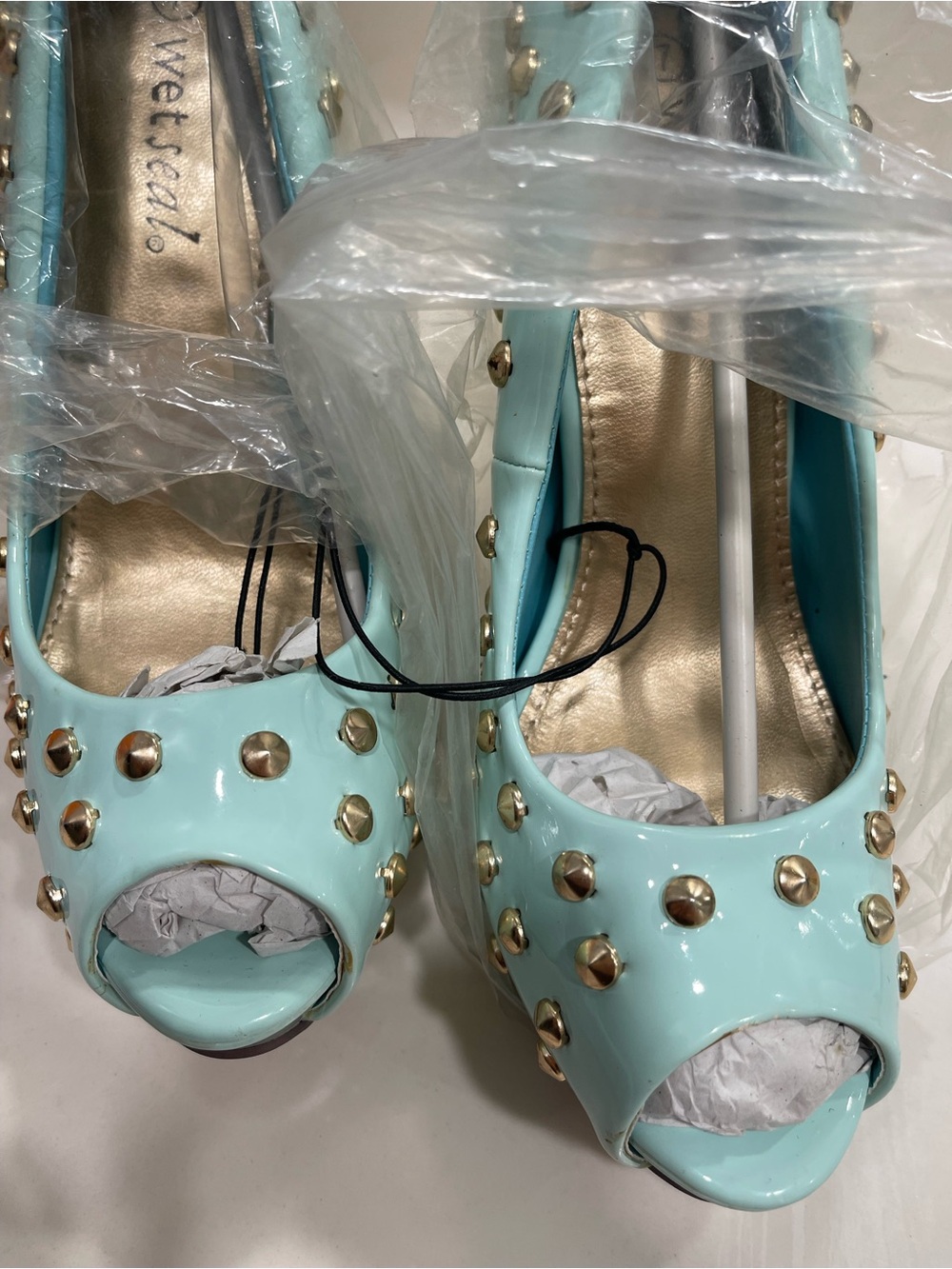 Wet Seal Mint Green Studded High Heel Pumps with Gold Accents - Picture 10 of 11